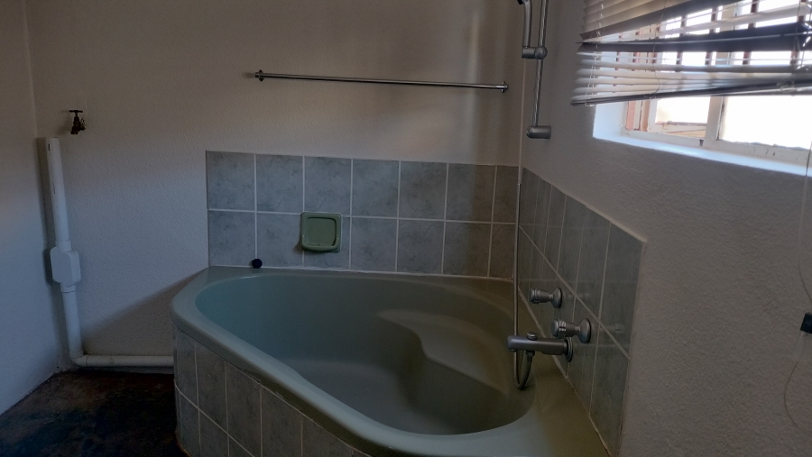 To Let 3 Bedroom Property for Rent in Tlhabane West North West